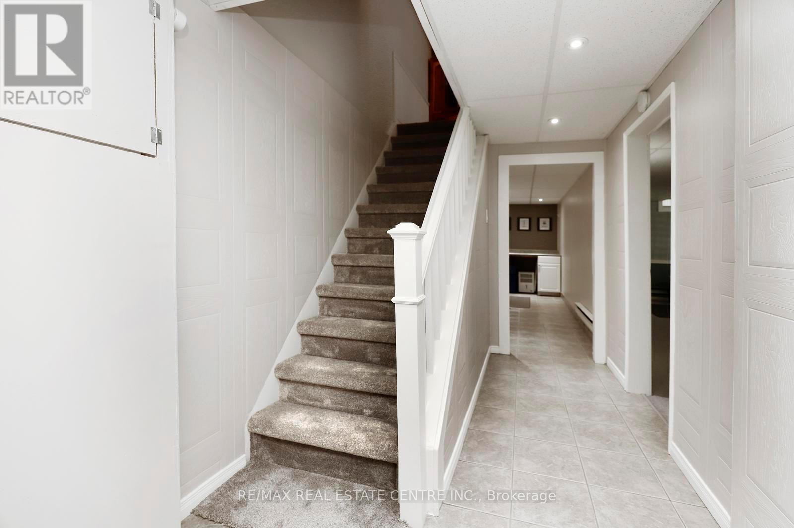 #3 341 WILSON DRIVE - 19