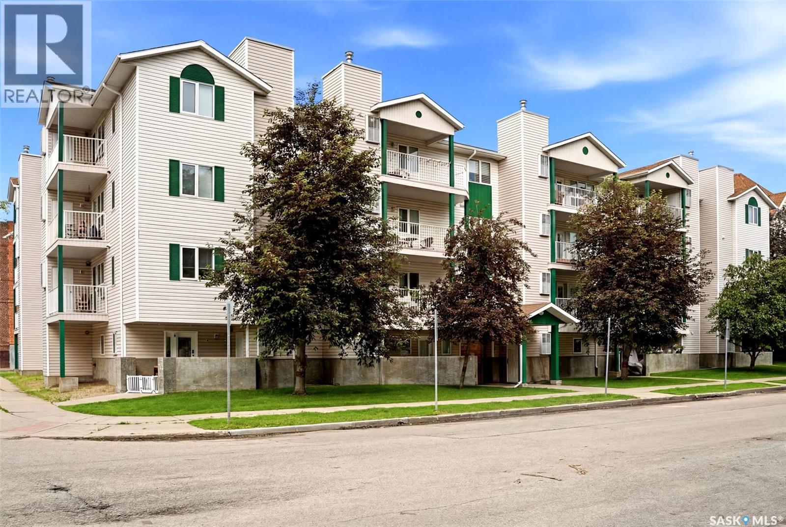 #403 2203 Angus STREET - 1