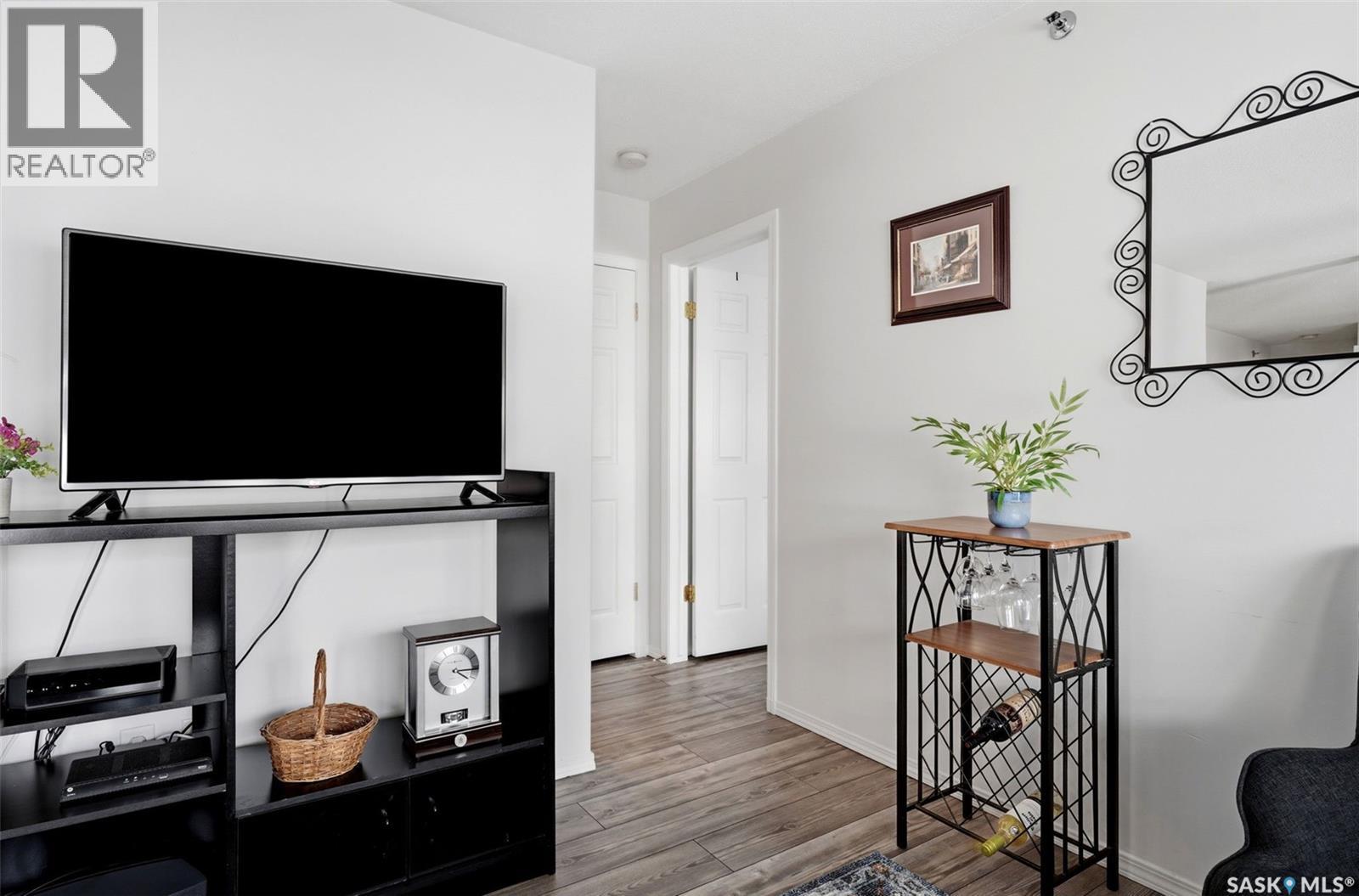 #403 2203 Angus STREET - 12