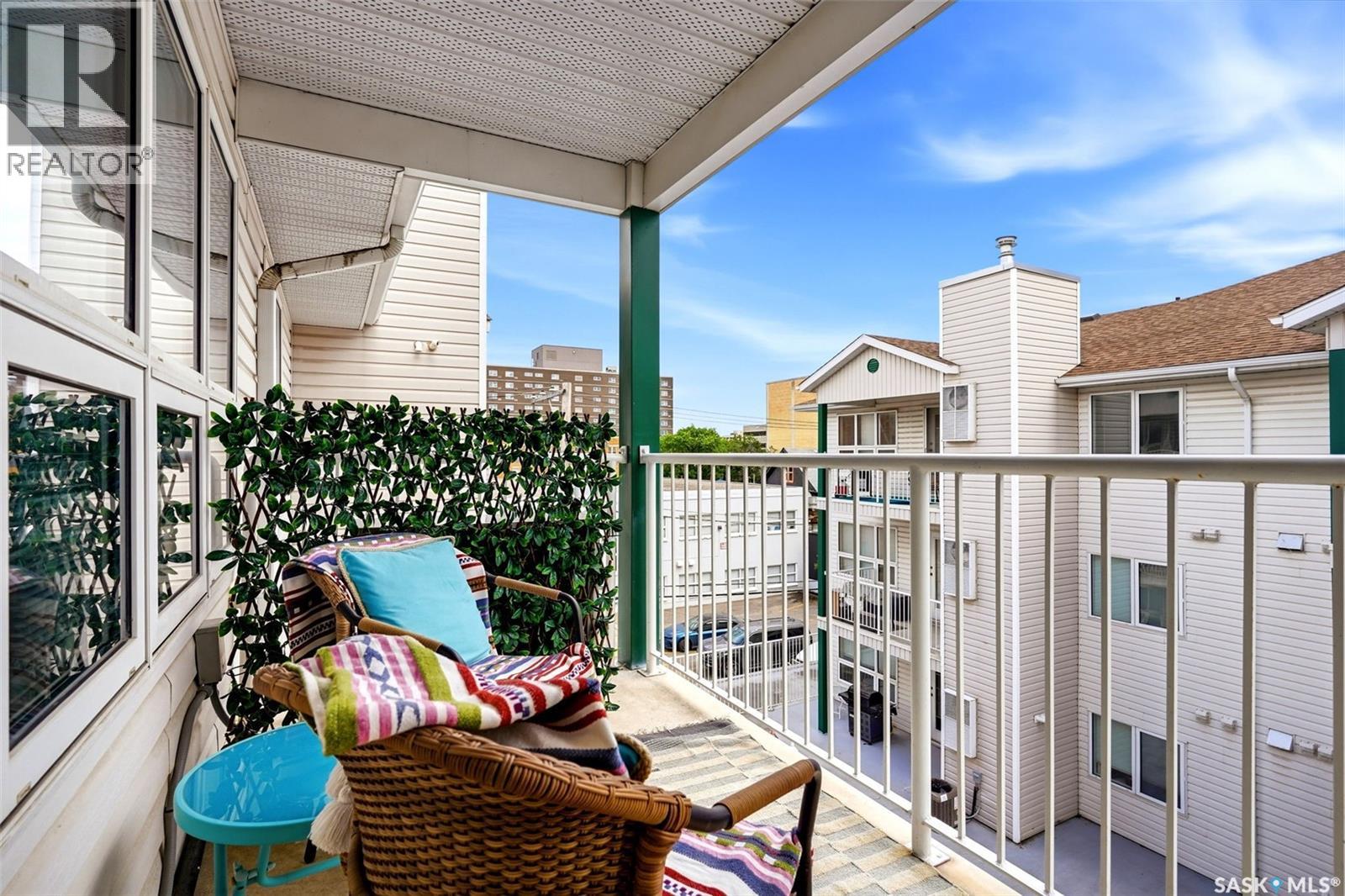 #403 2203 Angus STREET - 21