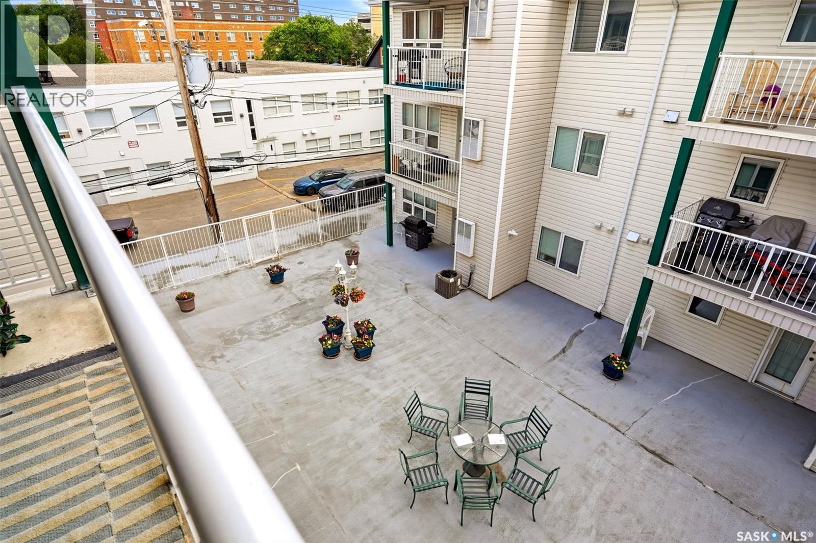 #403 2203 Angus STREET - 24
