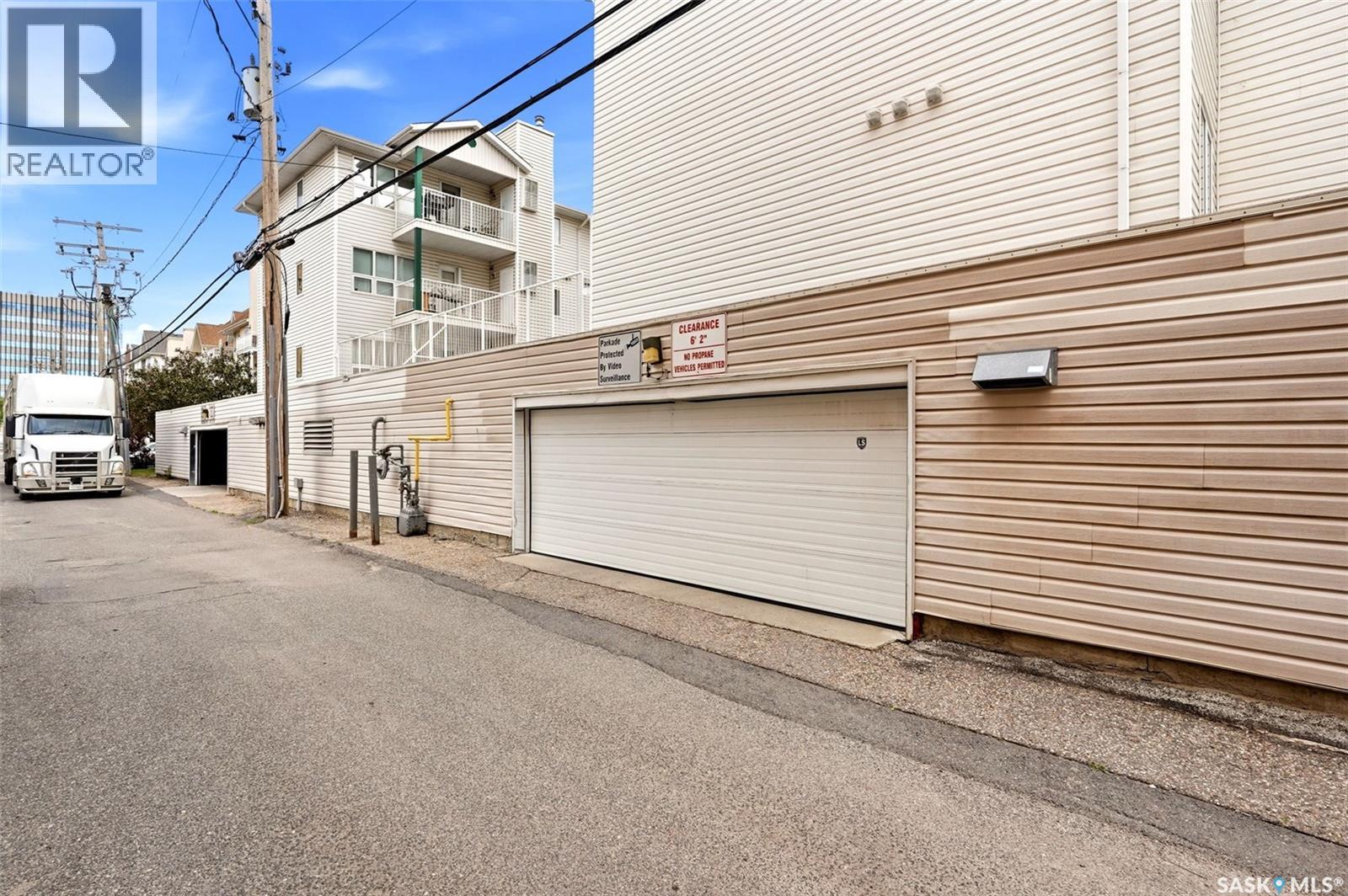 #403 2203 Angus STREET - 28