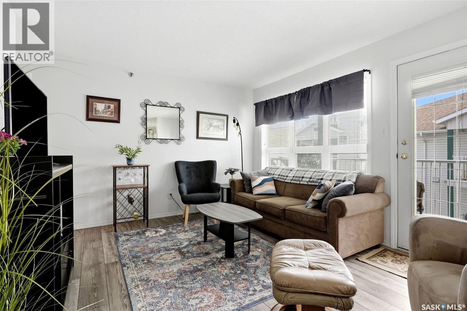 #403 2203 Angus STREET - 4