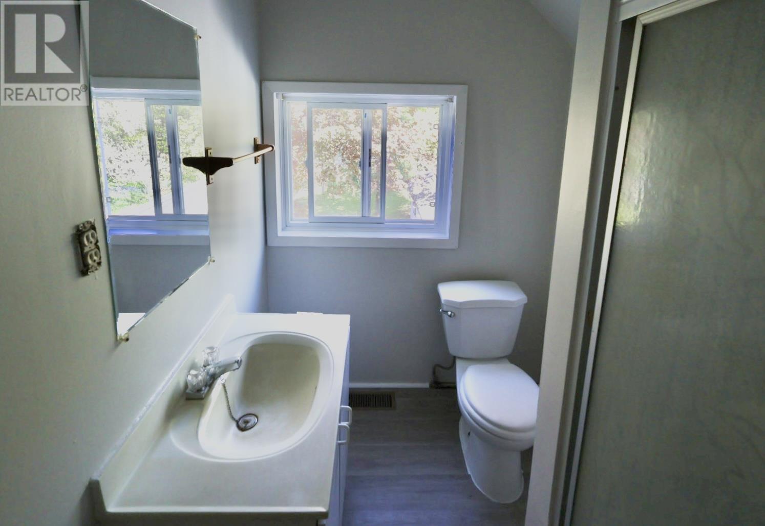 405 John ST - 23