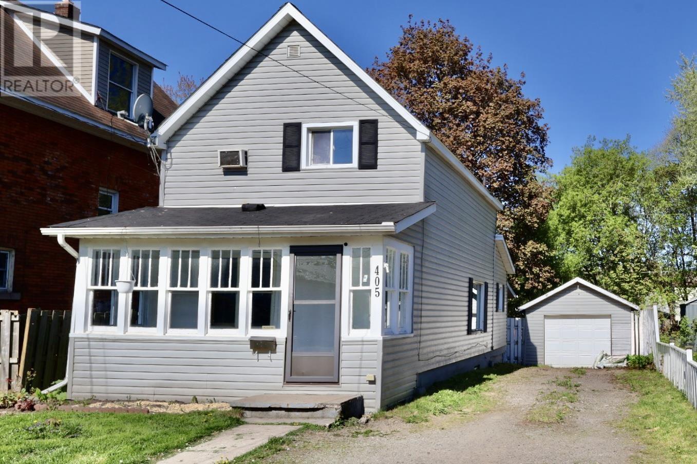 405 John ST - 1