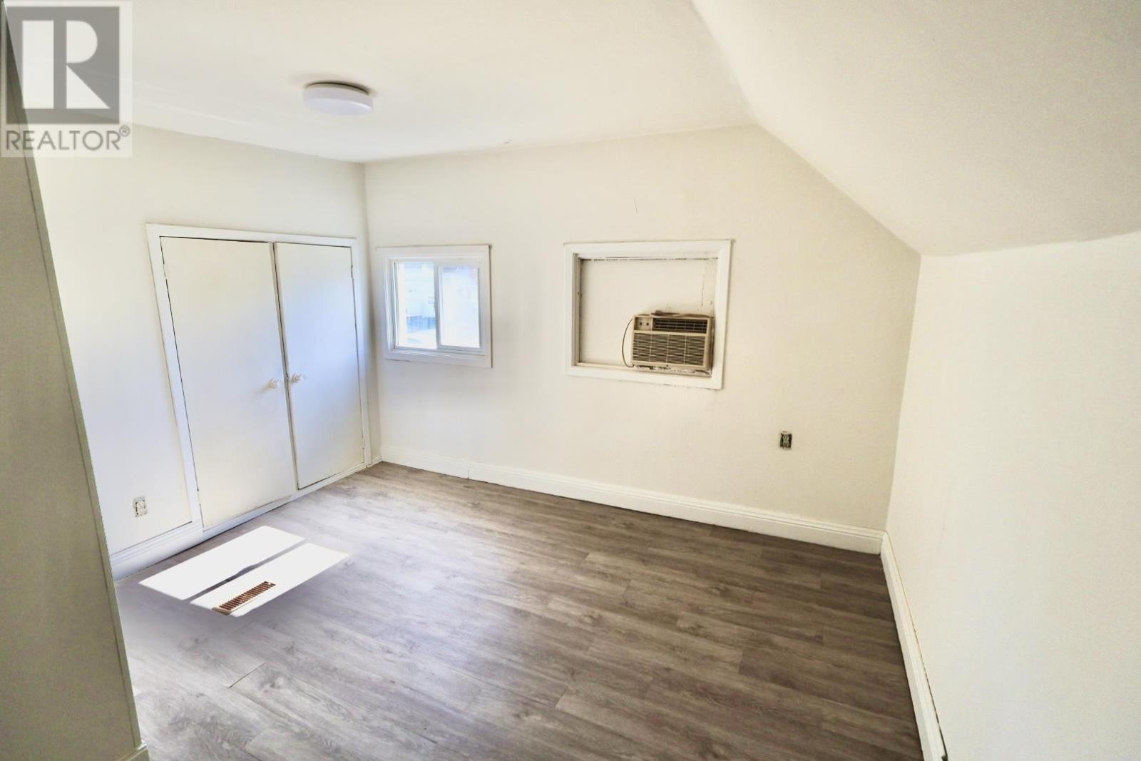 405 John ST - 14