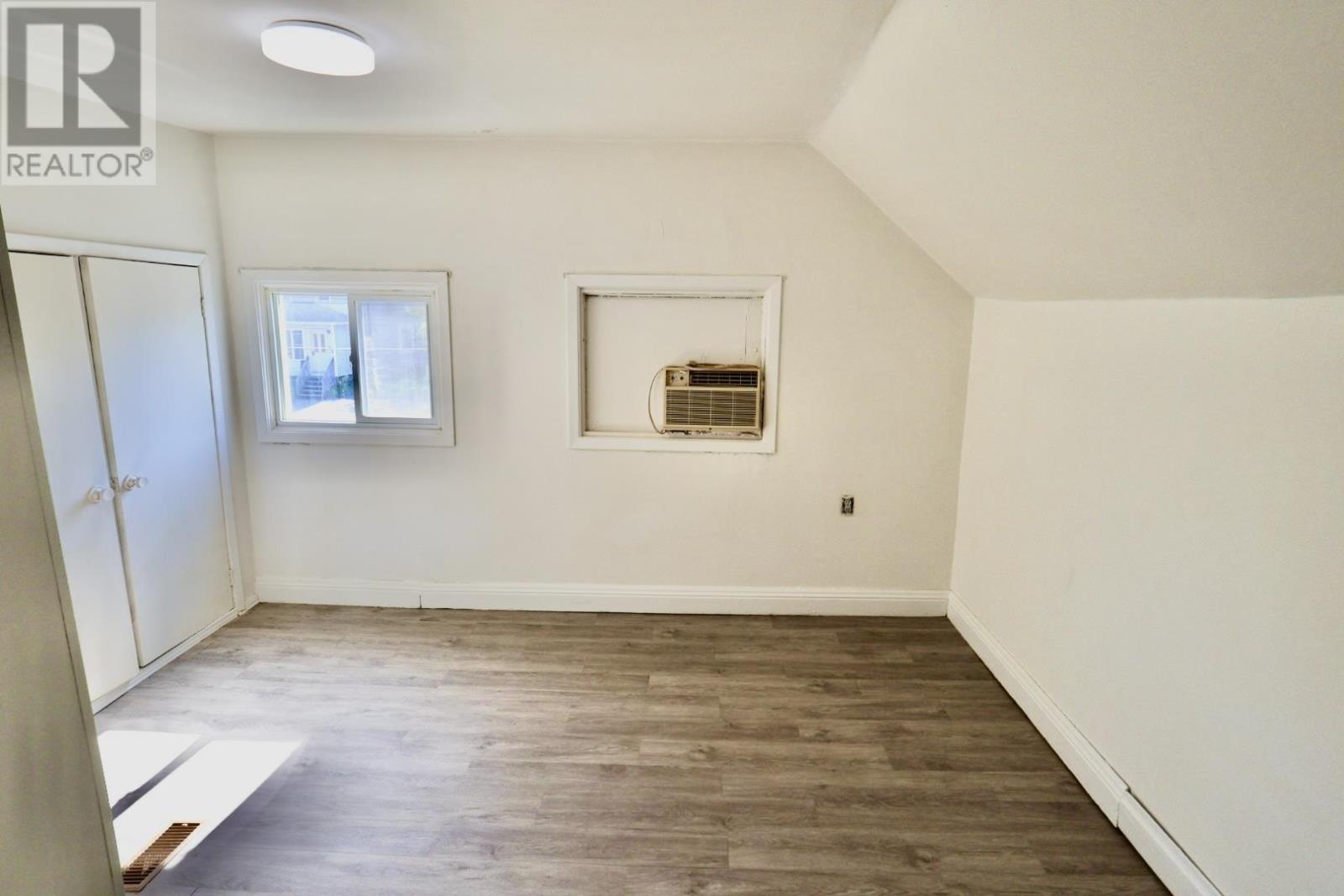 405 John ST - 16