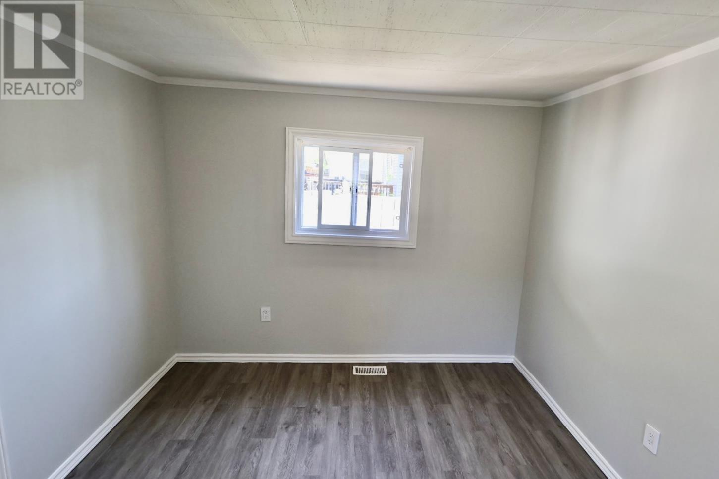405 John ST - 22