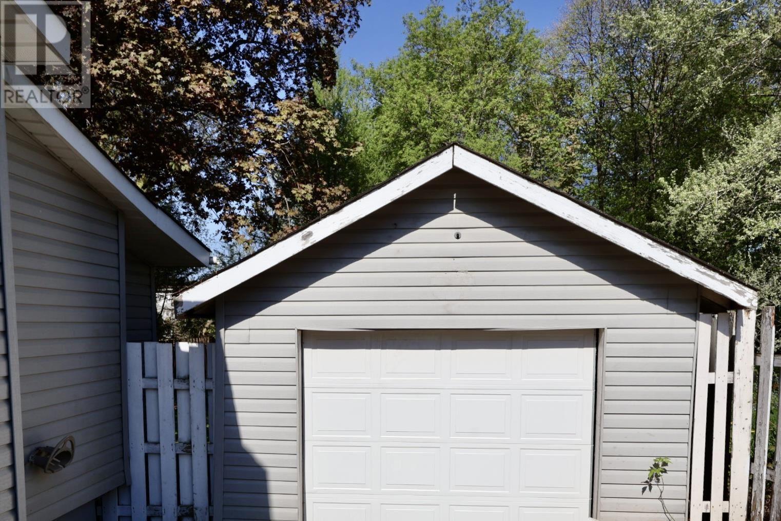 405 John ST - 20