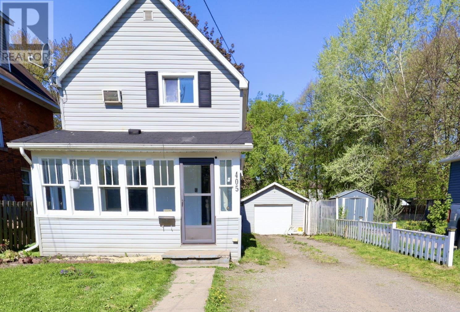 405 John ST - 2