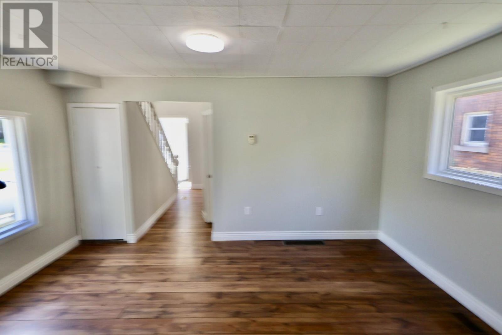 405 John ST - 5