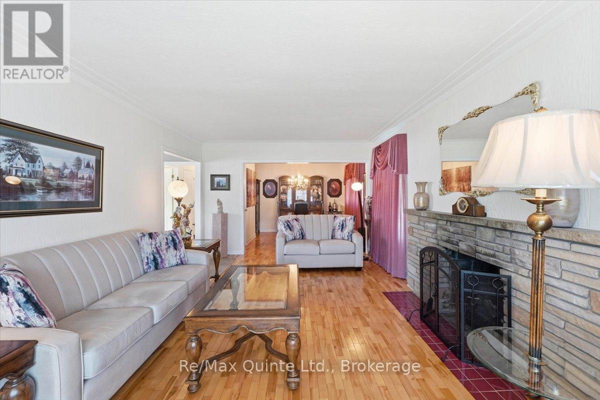 4 GOULD STREET - 12