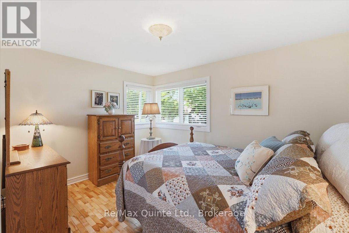4 GOULD STREET - 17