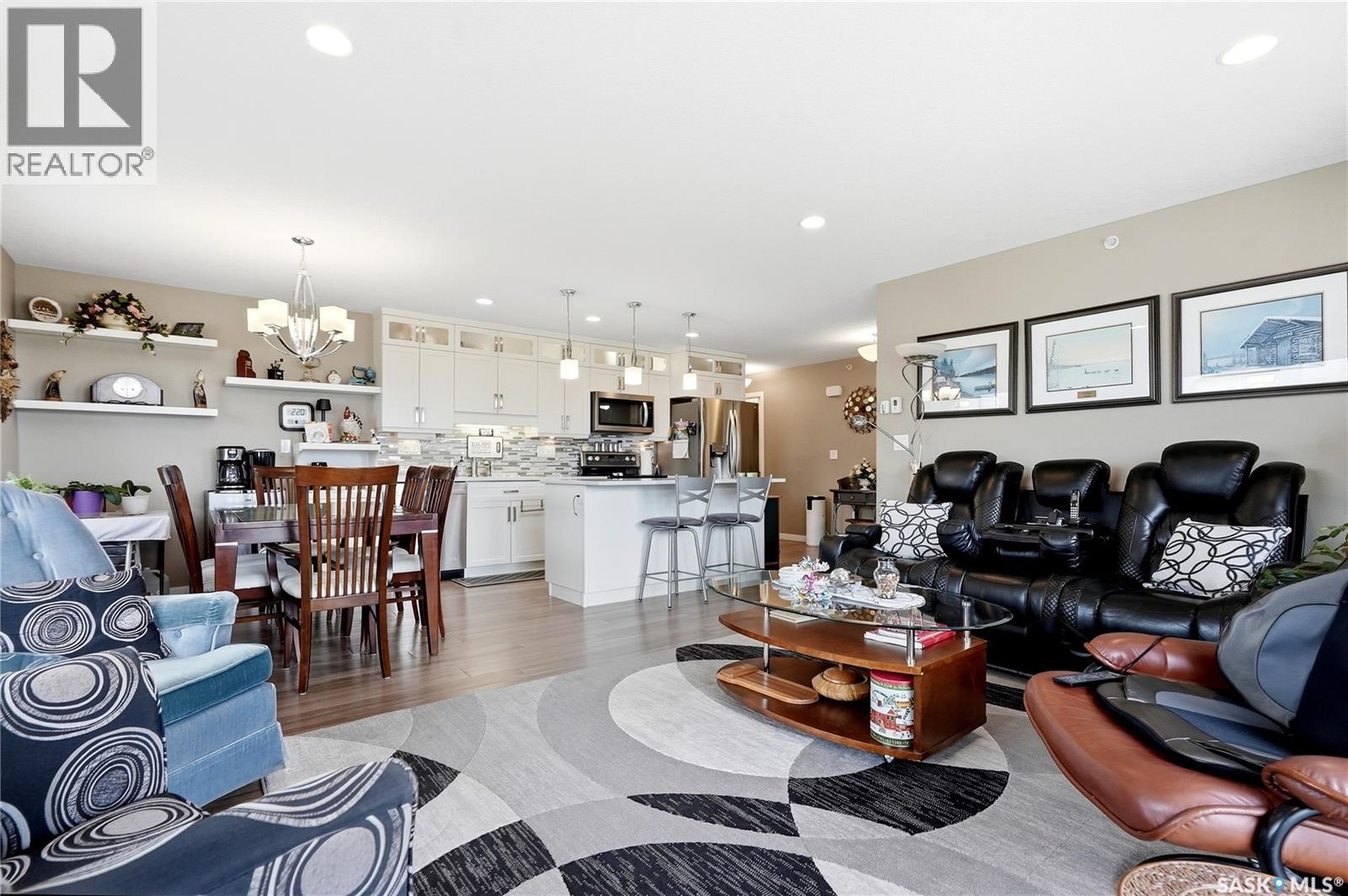 #407 135 Beaudry CRESCENT - 22