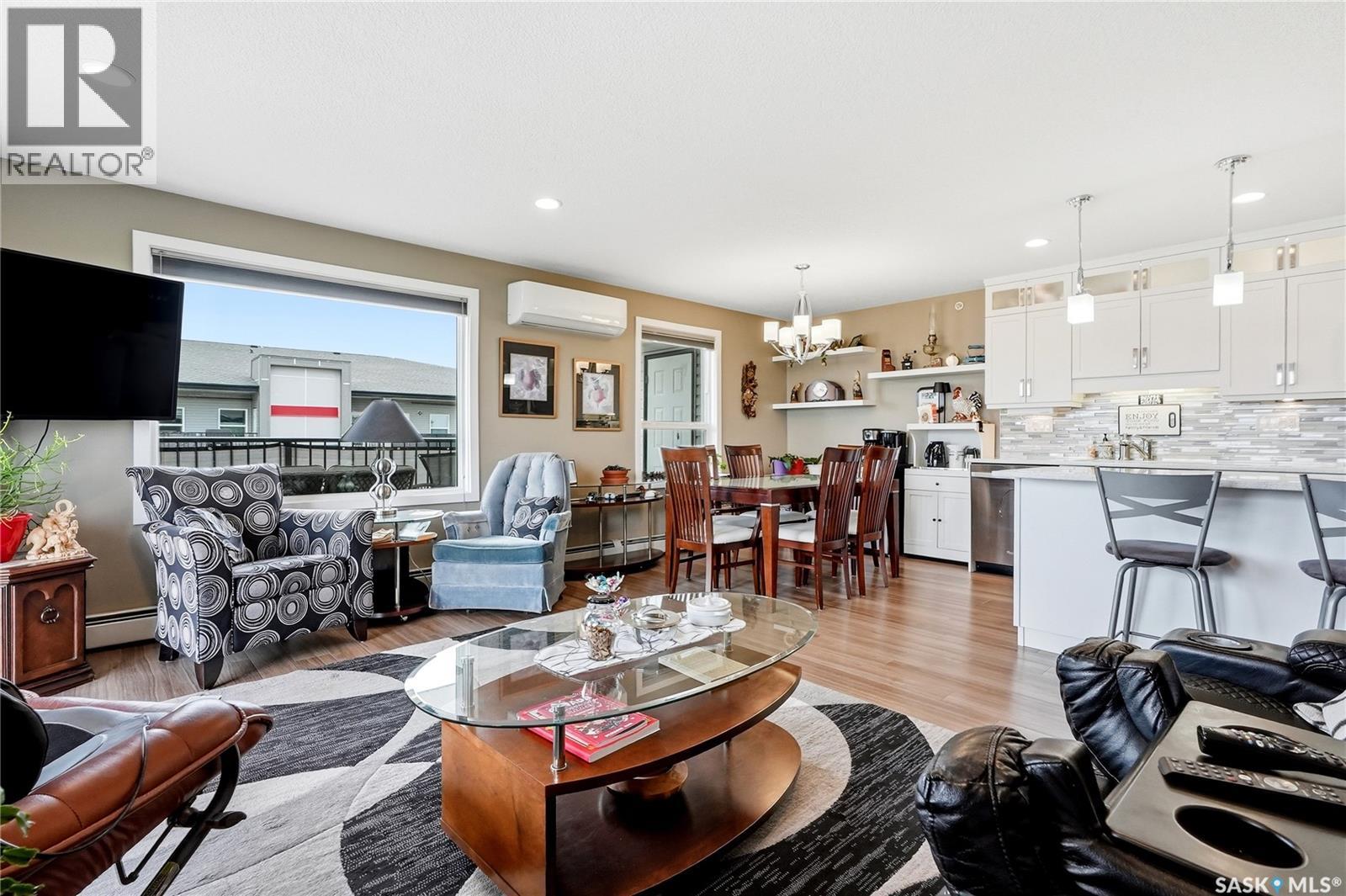 #407 135 Beaudry CRESCENT - 23