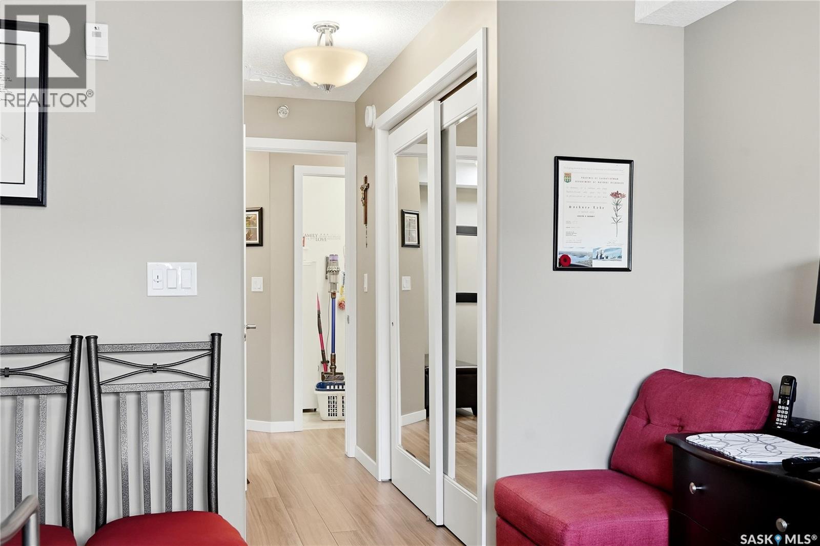 #407 135 Beaudry CRESCENT - 27