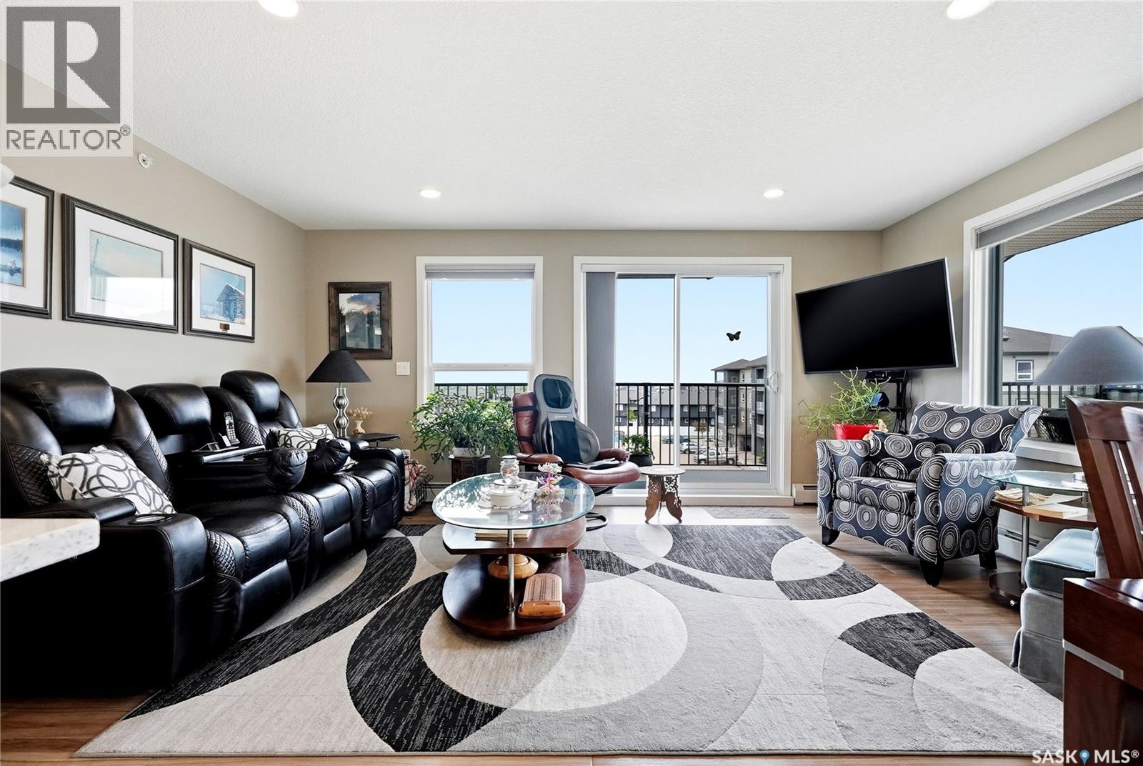 #407 135 Beaudry CRESCENT - 19
