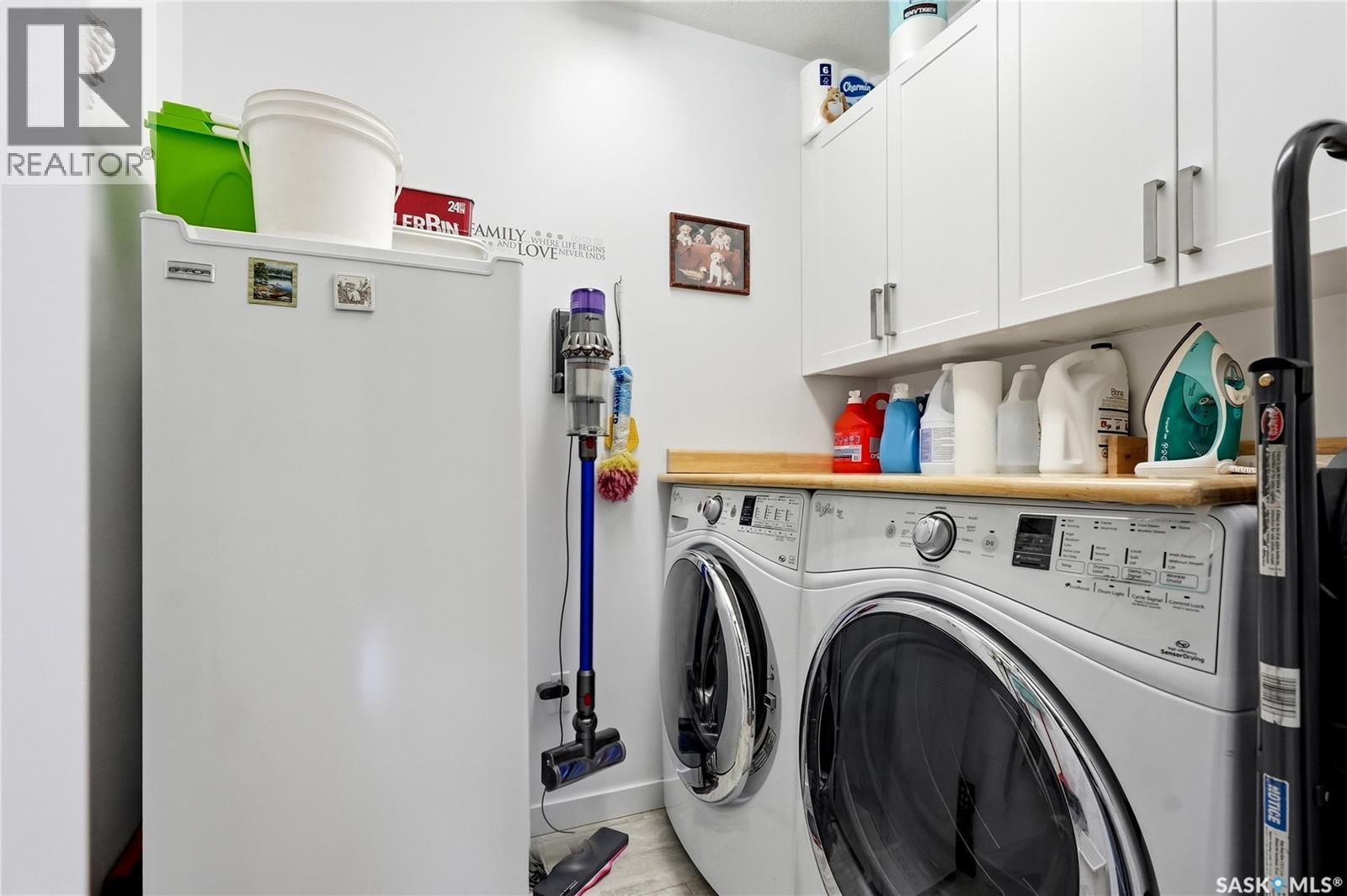 #407 135 Beaudry CRESCENT - 24