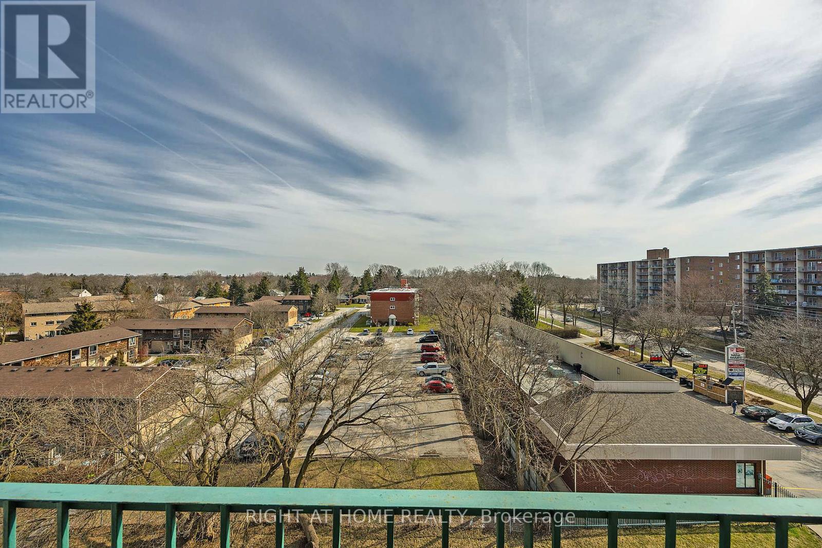 #701 986 HURON STREET - 26