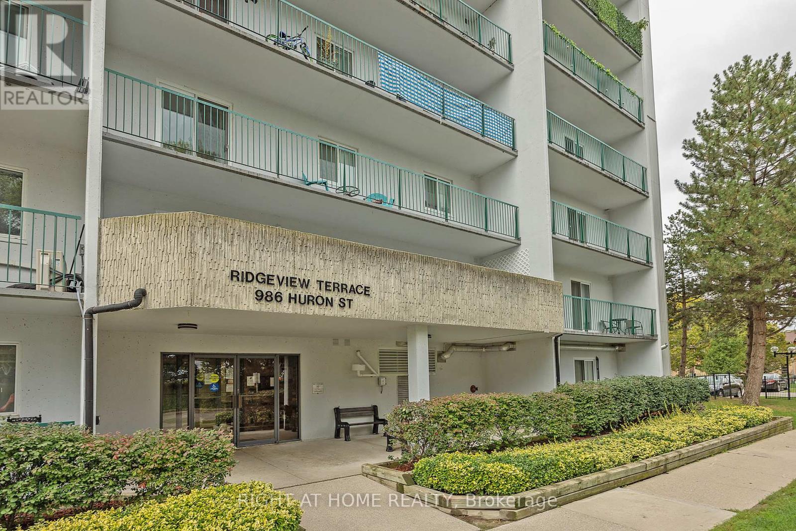 #701 986 HURON STREET - 28