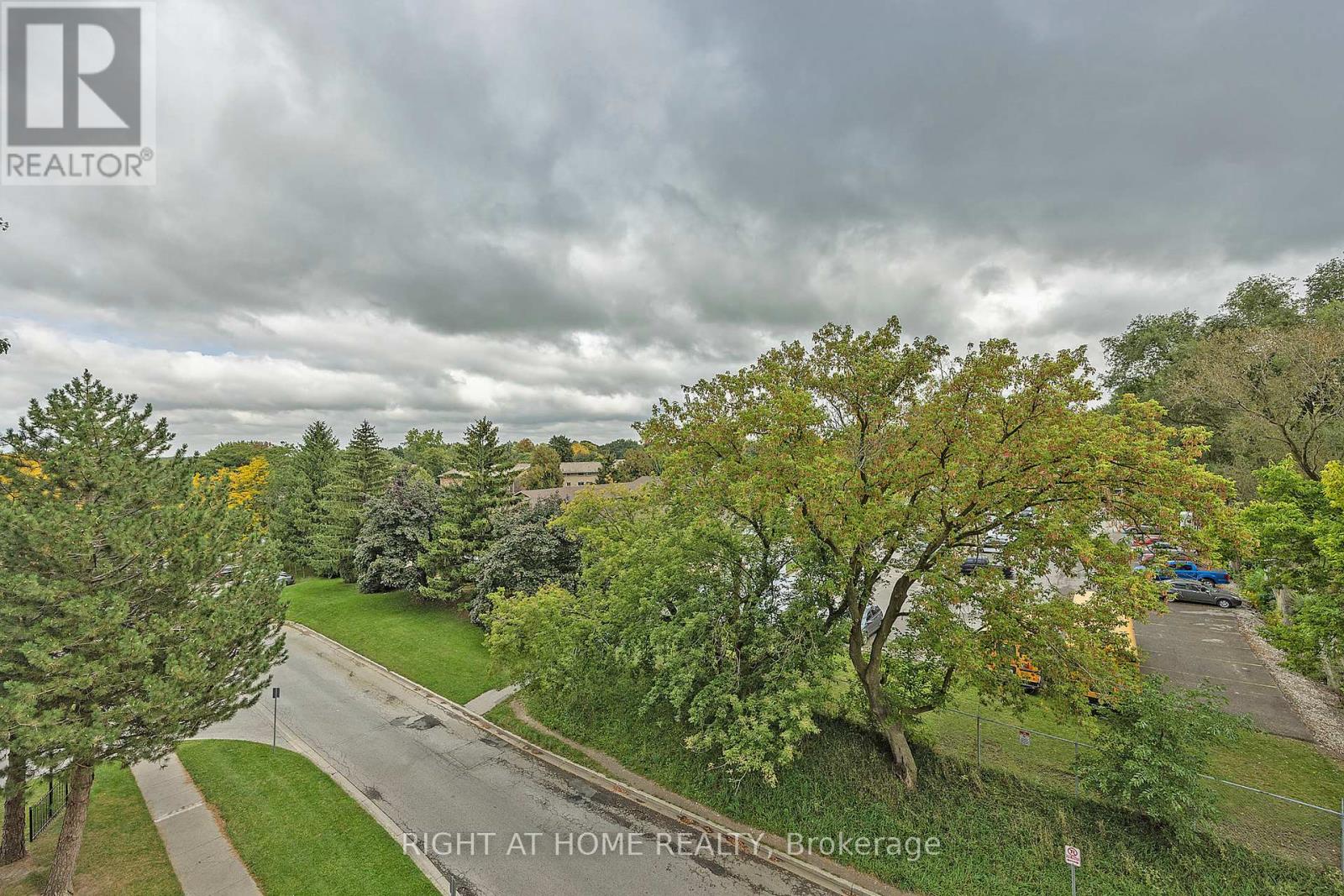 #701 986 HURON STREET - 34