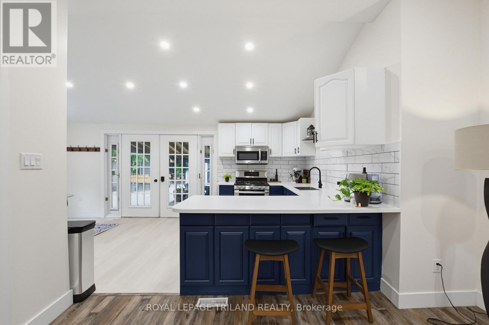 872 STEDWELL STREET - 14