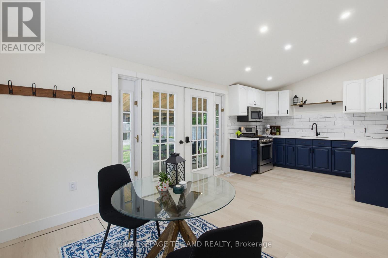 872 STEDWELL STREET - 21