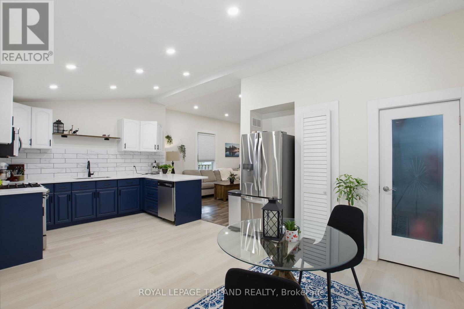 872 STEDWELL STREET - 22