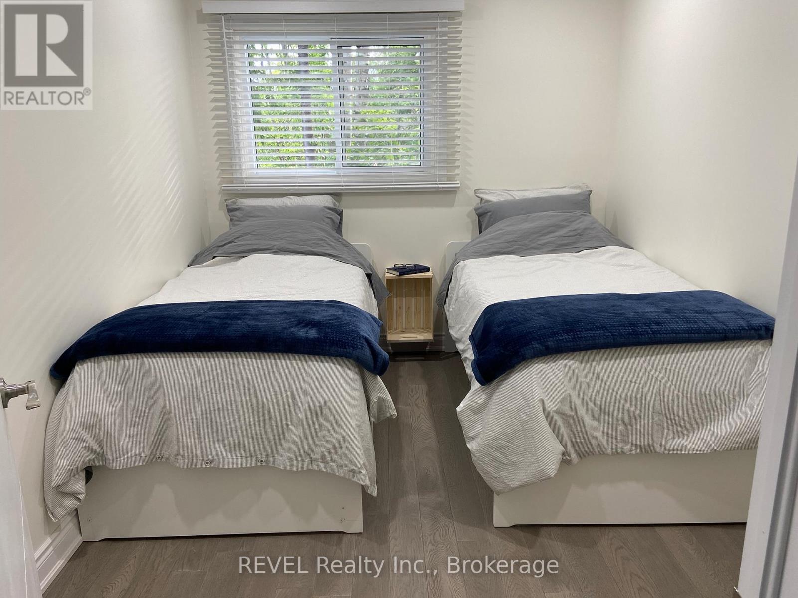 3184 MOSLEY STREET - 16