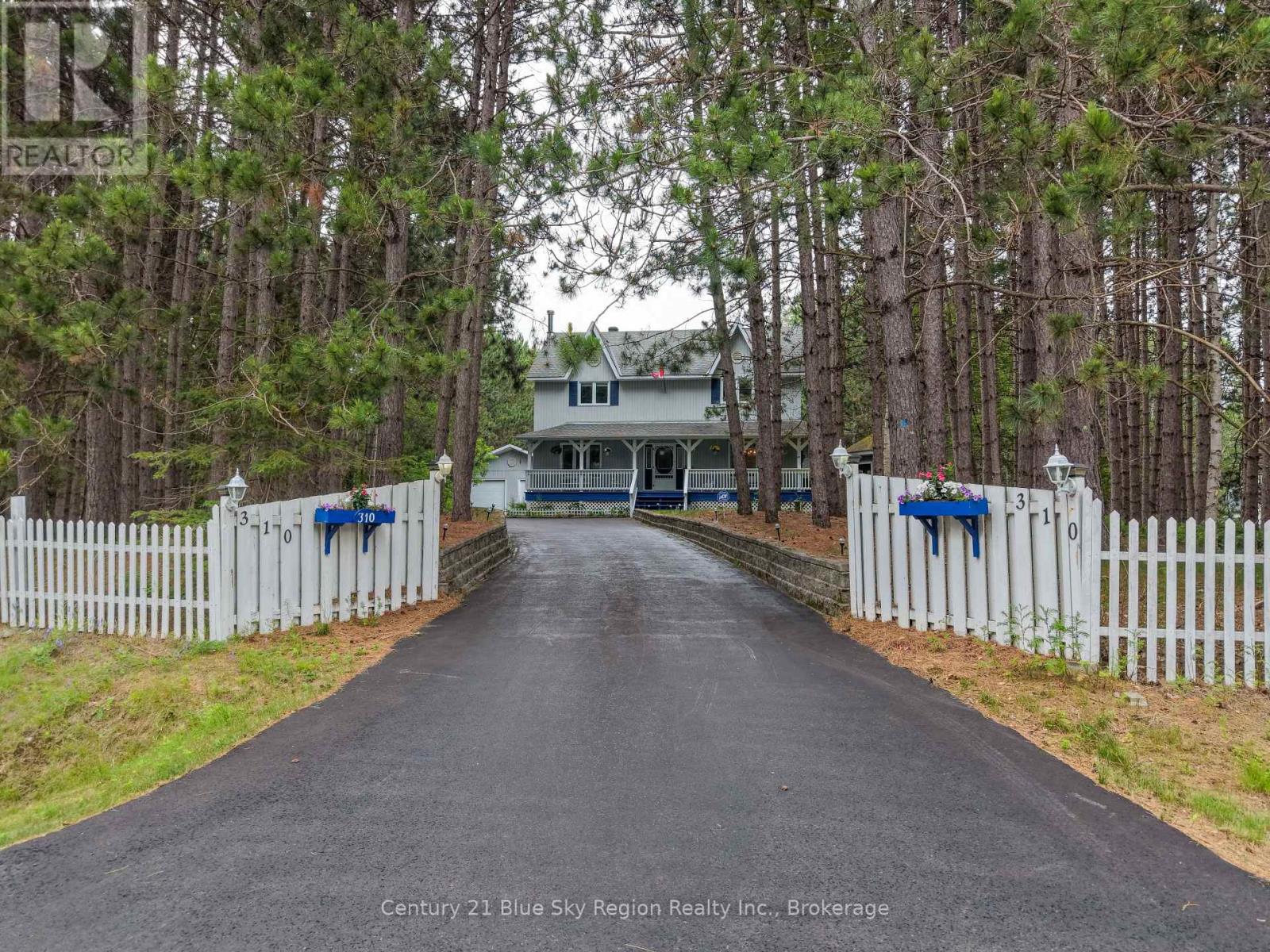 310 PINECREEK CRESCENT N - 1
