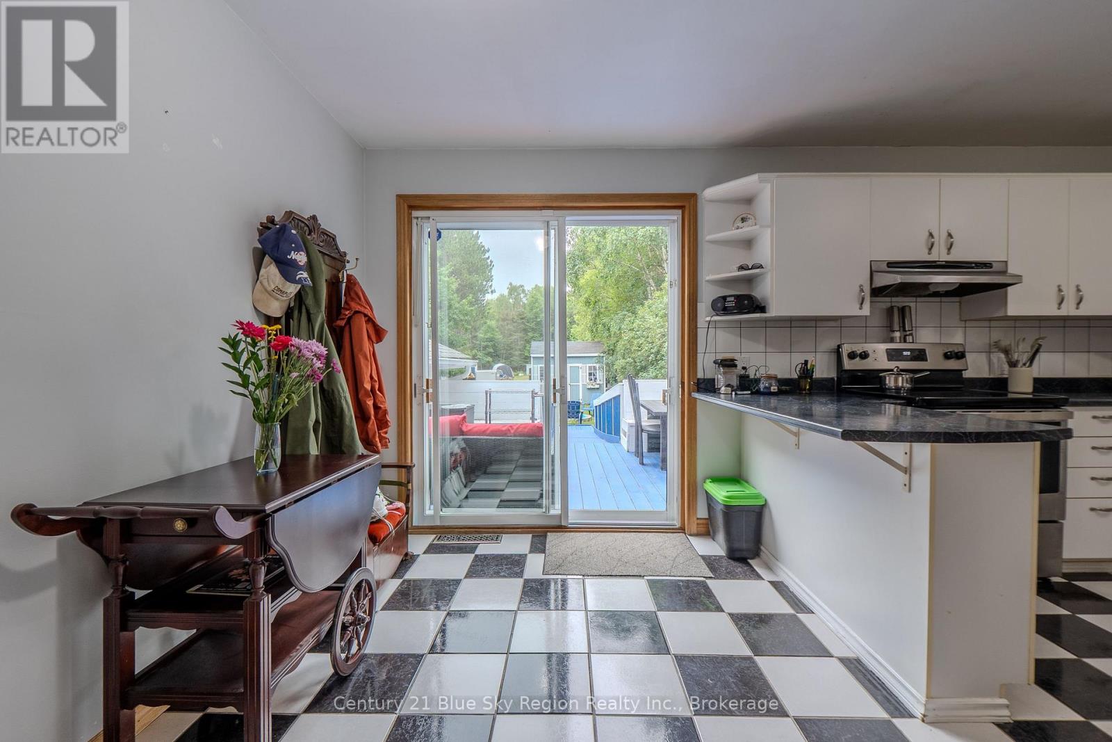 310 PINECREEK CRESCENT N - 13