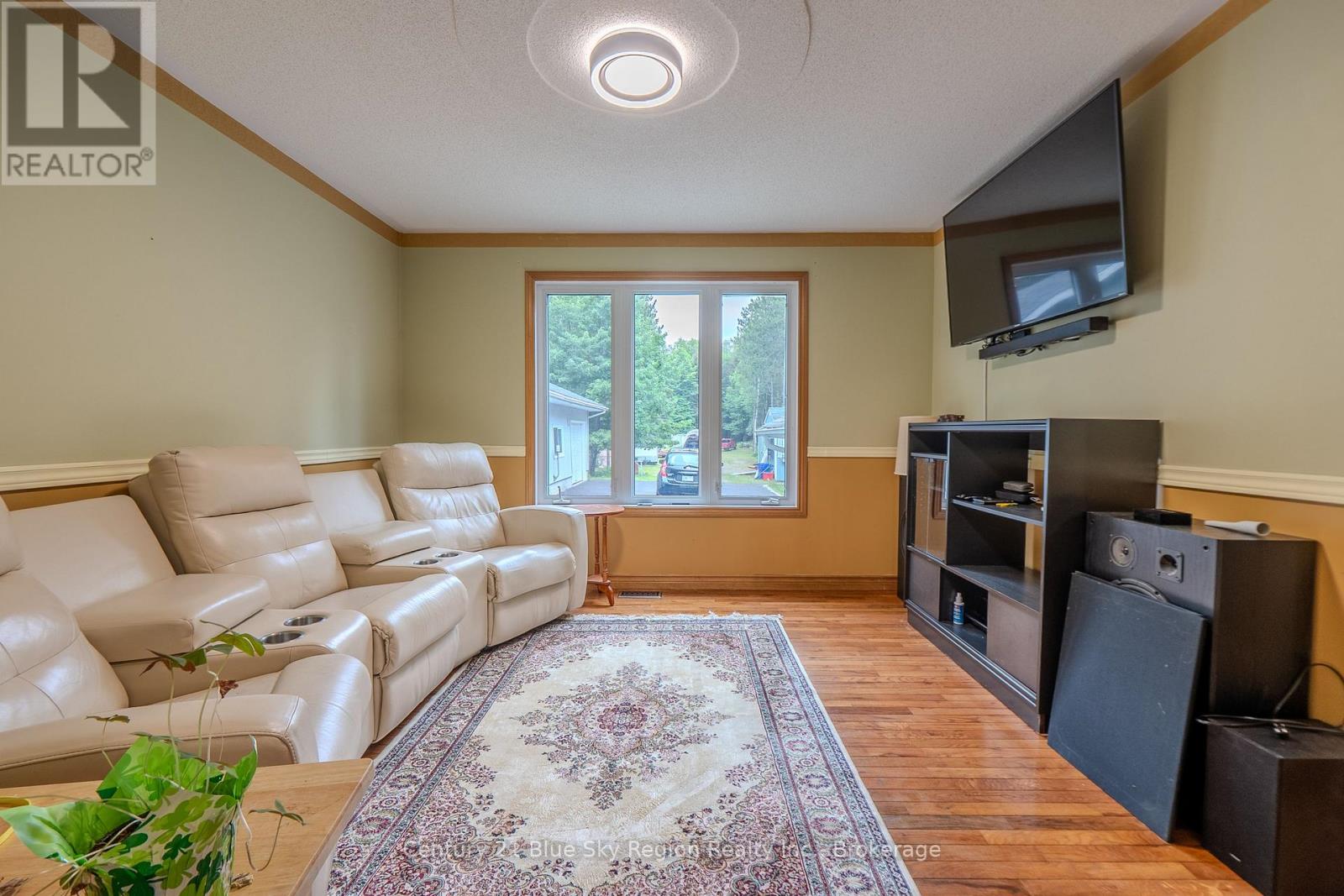310 PINECREEK CRESCENT N - 19
