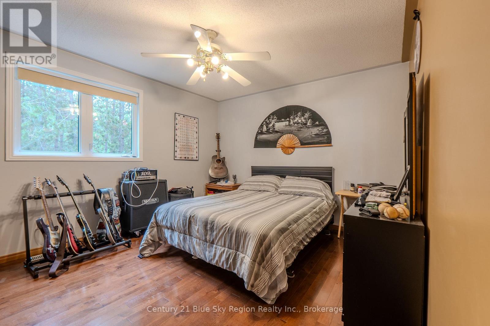 310 PINECREEK CRESCENT N - 29