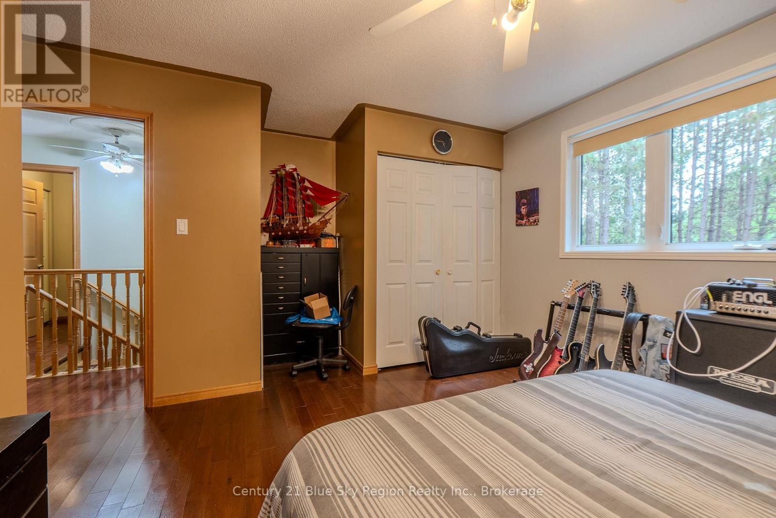 310 PINECREEK CRESCENT N - 30