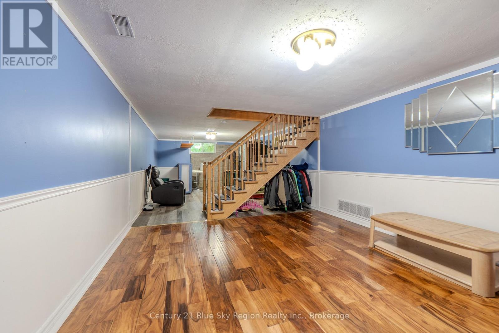 310 PINECREEK CRESCENT N - 31