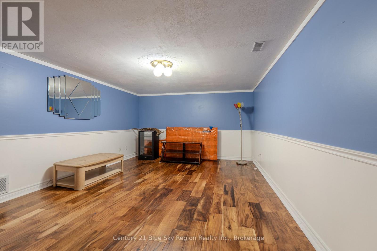 310 PINECREEK CRESCENT N - 34