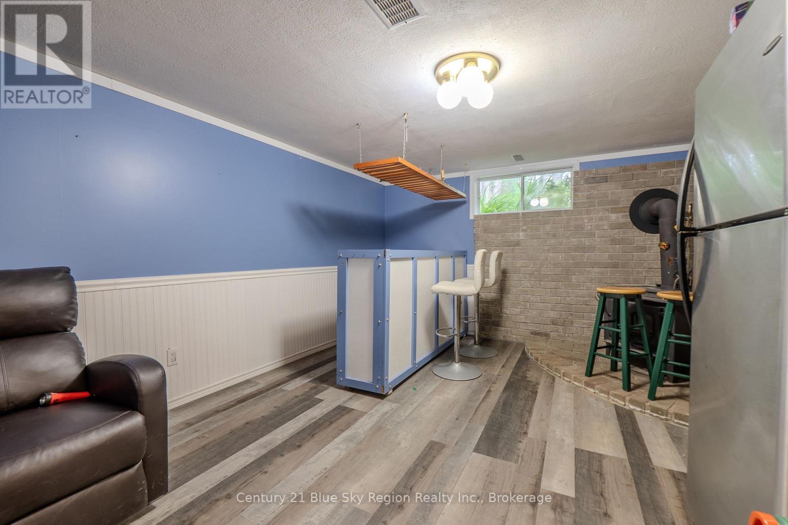 310 PINECREEK CRESCENT N - Image 35
