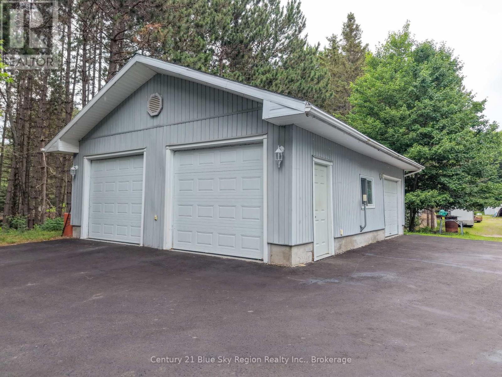 310 PINECREEK CRESCENT N - 39