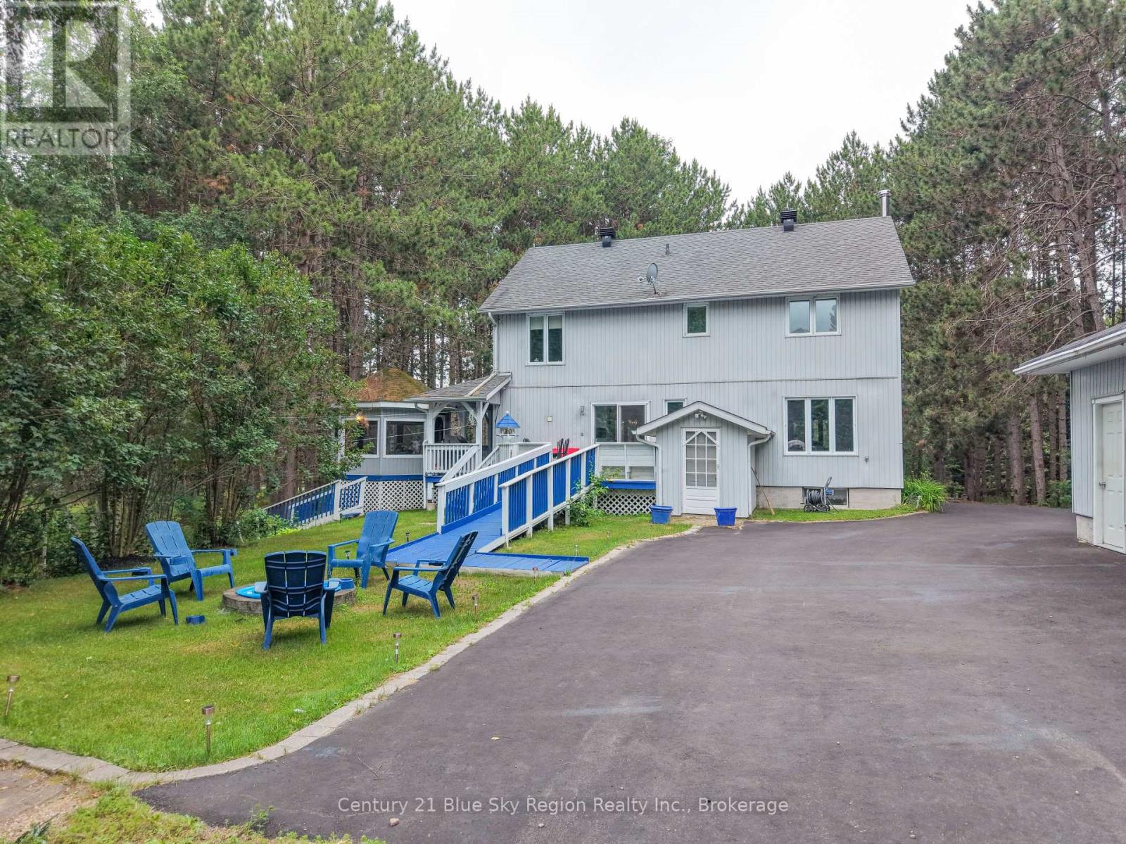 310 PINECREEK CRESCENT N - 44