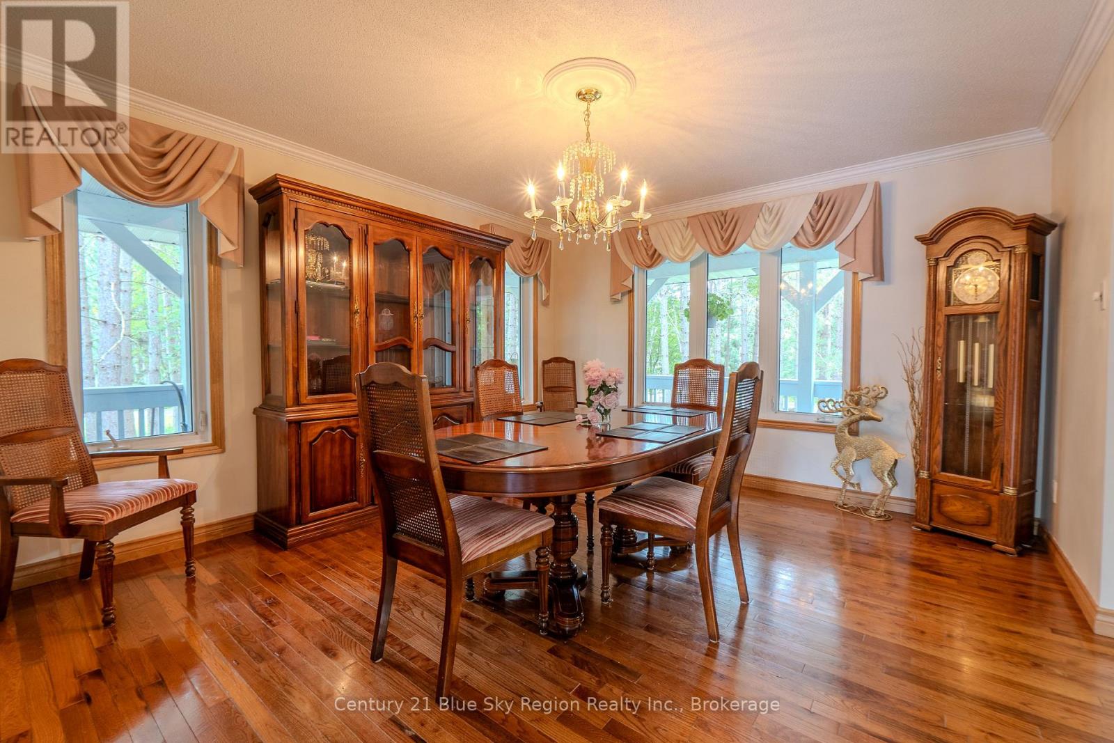 310 PINECREEK CRESCENT N - Image 9