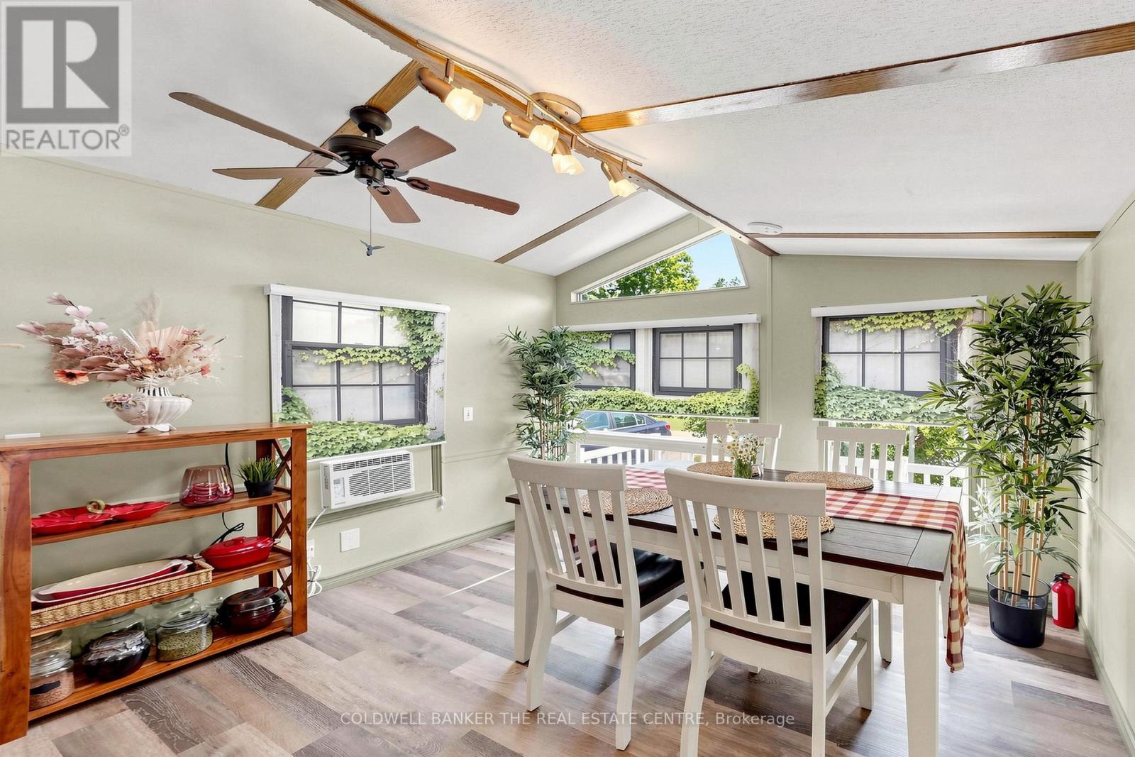 #308 285 CRYDERMANS SIDE ROAD - 10