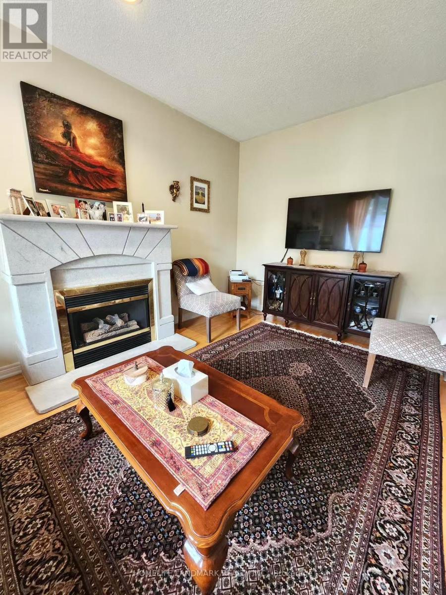 25 LORD NELSON COURT - 3