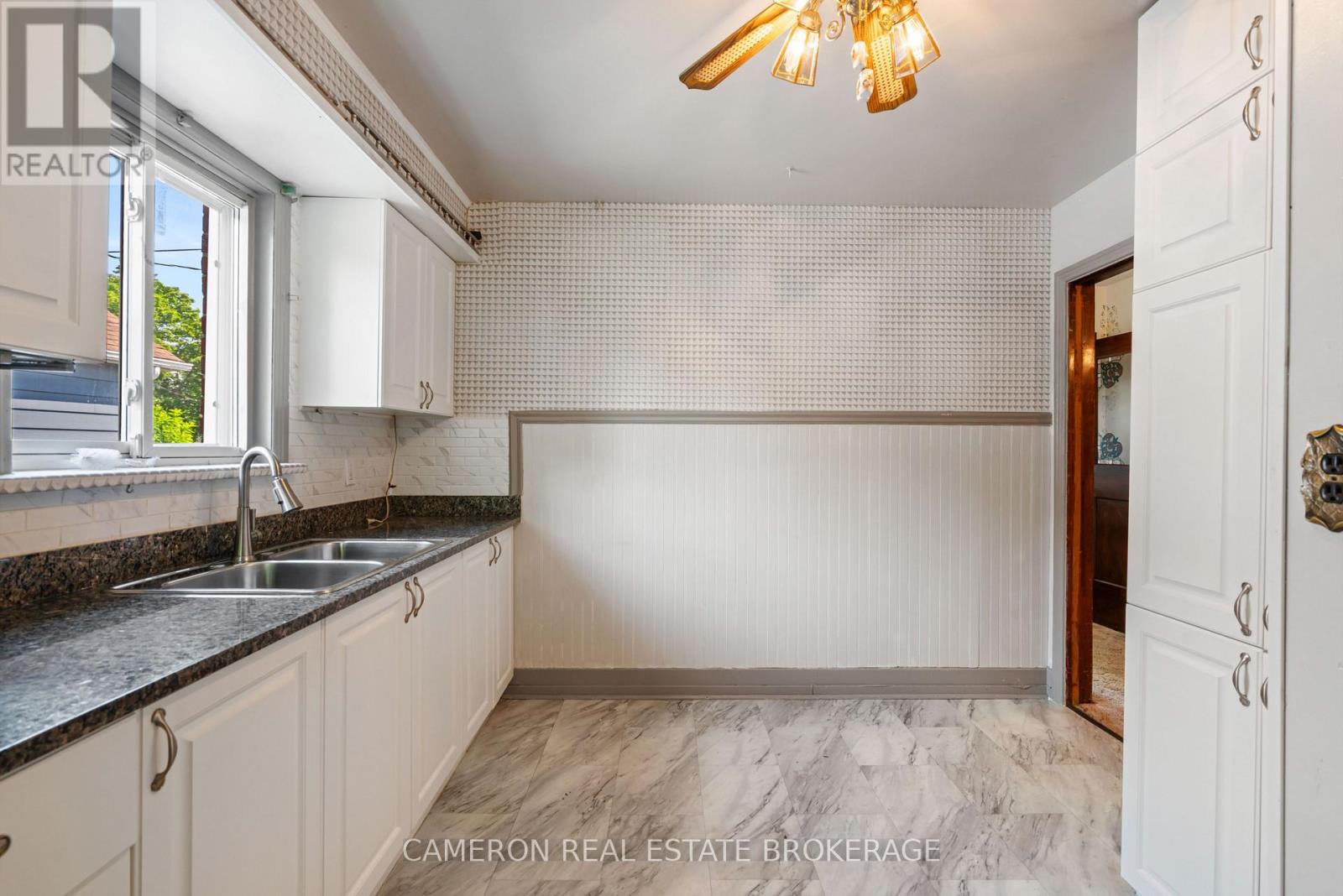 11 DUNBAR AVENUE - 13