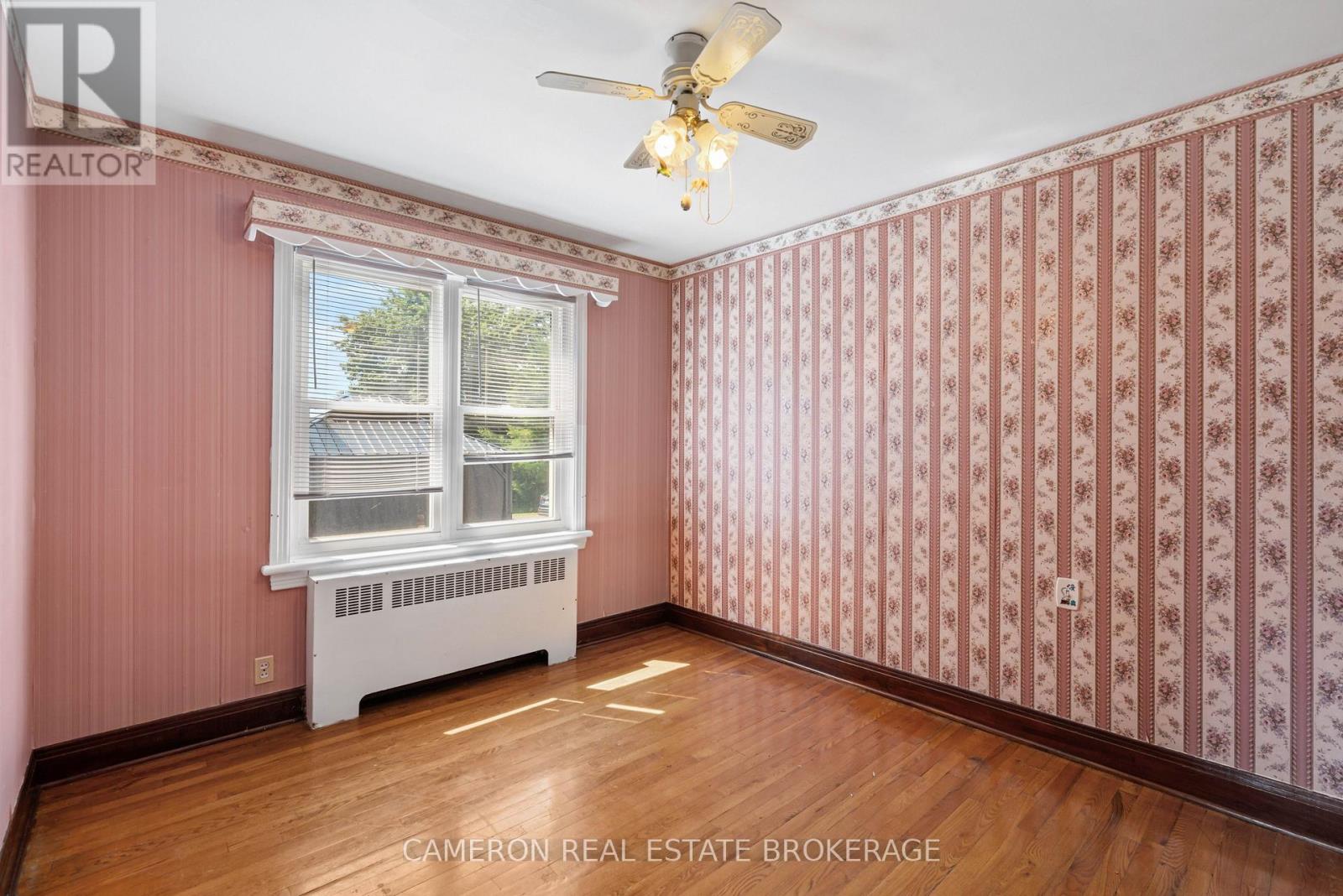 11 DUNBAR AVENUE - 17
