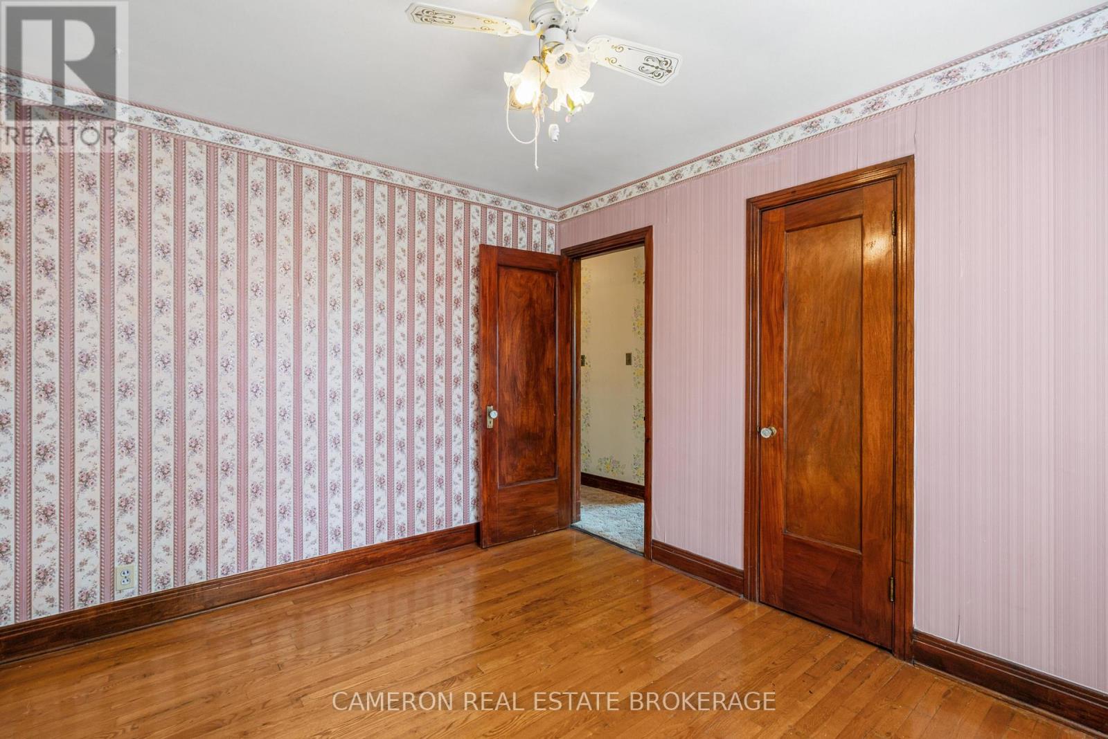 11 DUNBAR AVENUE - 18