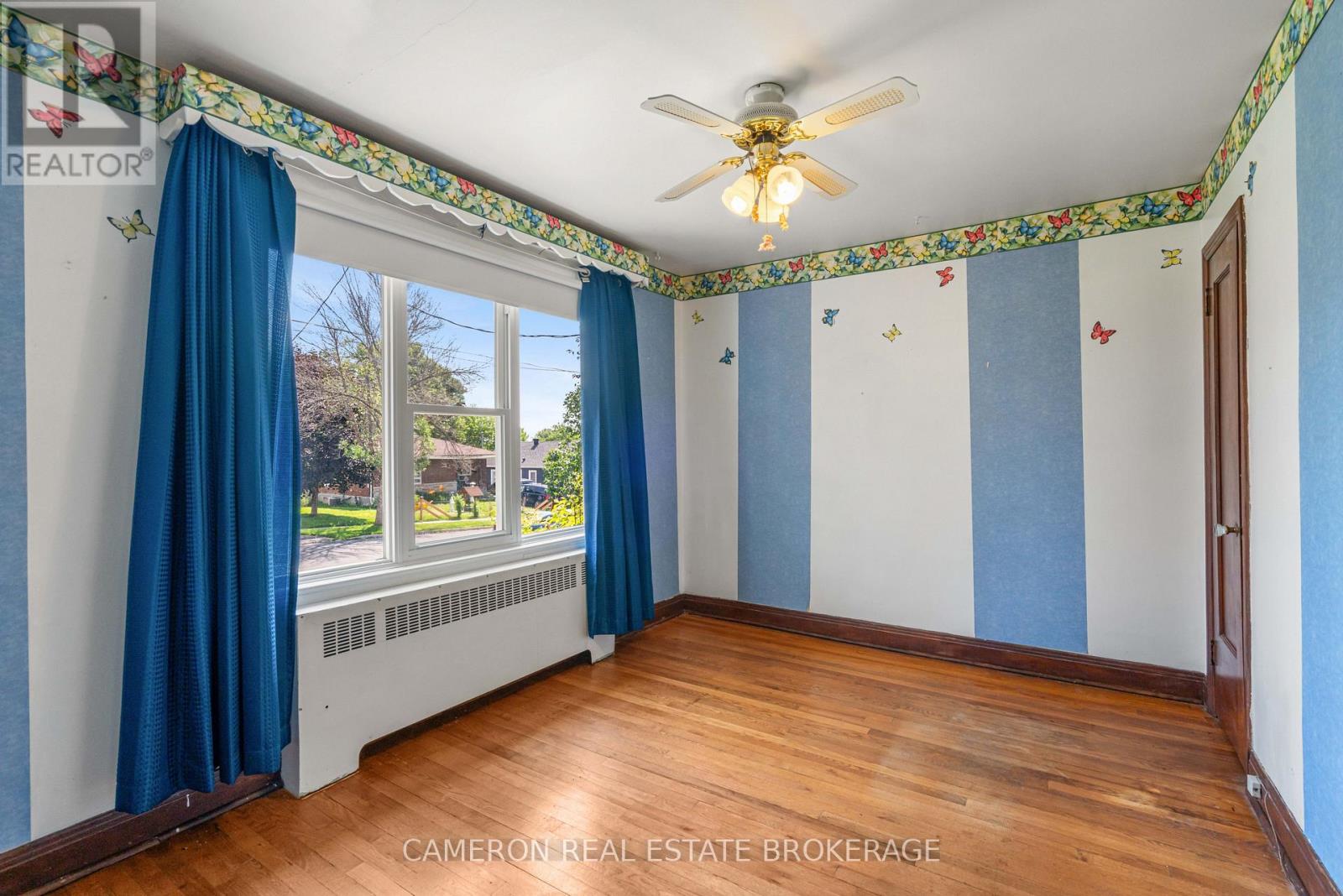 11 DUNBAR AVENUE - 19