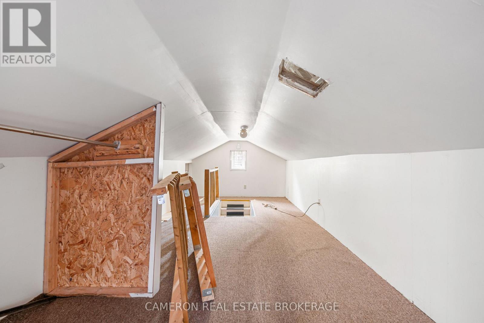 11 DUNBAR AVENUE - 22