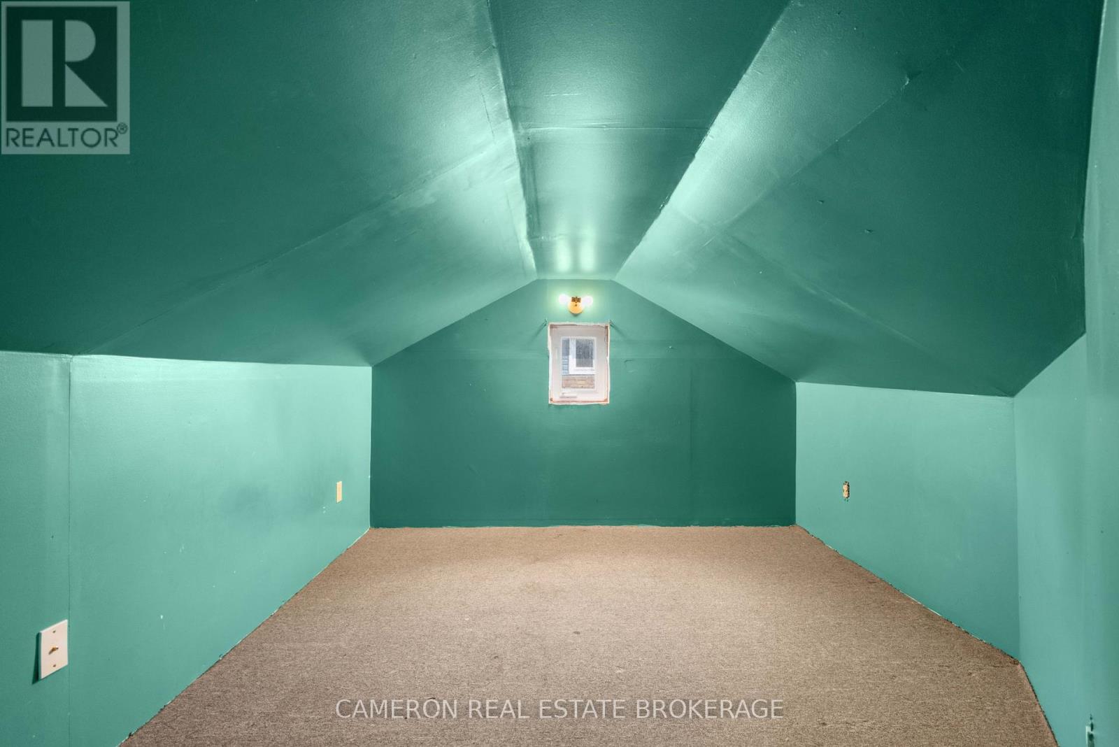 11 DUNBAR AVENUE - 24