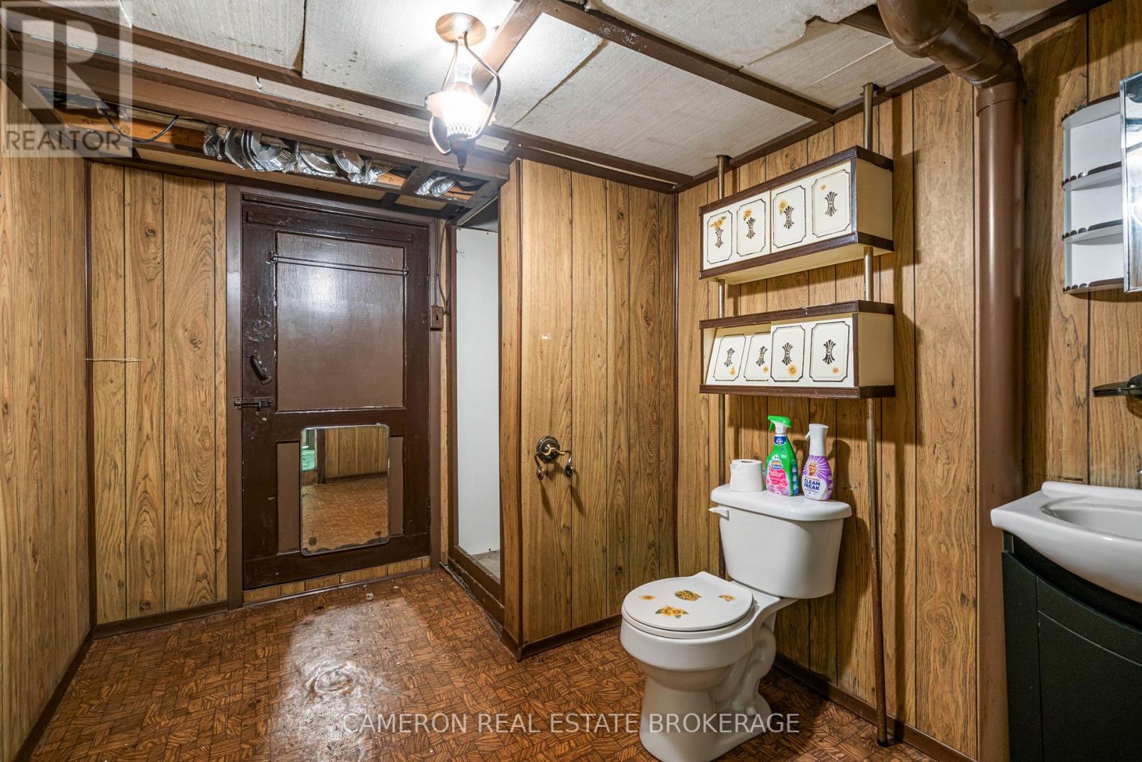 11 DUNBAR AVENUE - 28