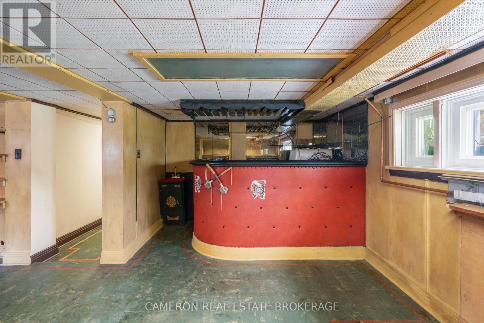 11 DUNBAR AVENUE - 31